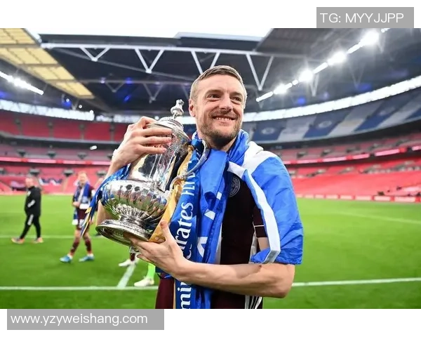 足球传奇属肖：从草根到巨星的奋斗历程与辉煌成就